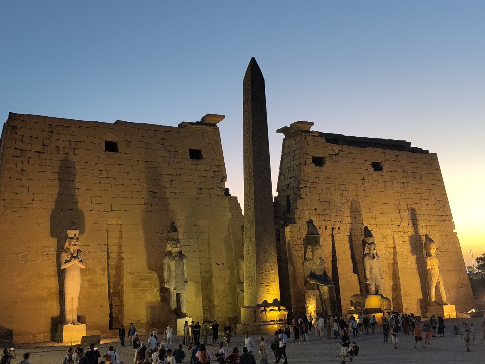 Karnak et Louxor de Nuit : L’Au Revoir Magique de l’Égypte
