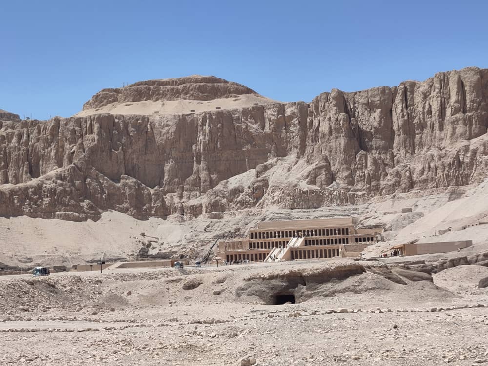 Le Temple Unique de Hatchepsout : Un Chef-d’œuvre Égyptien