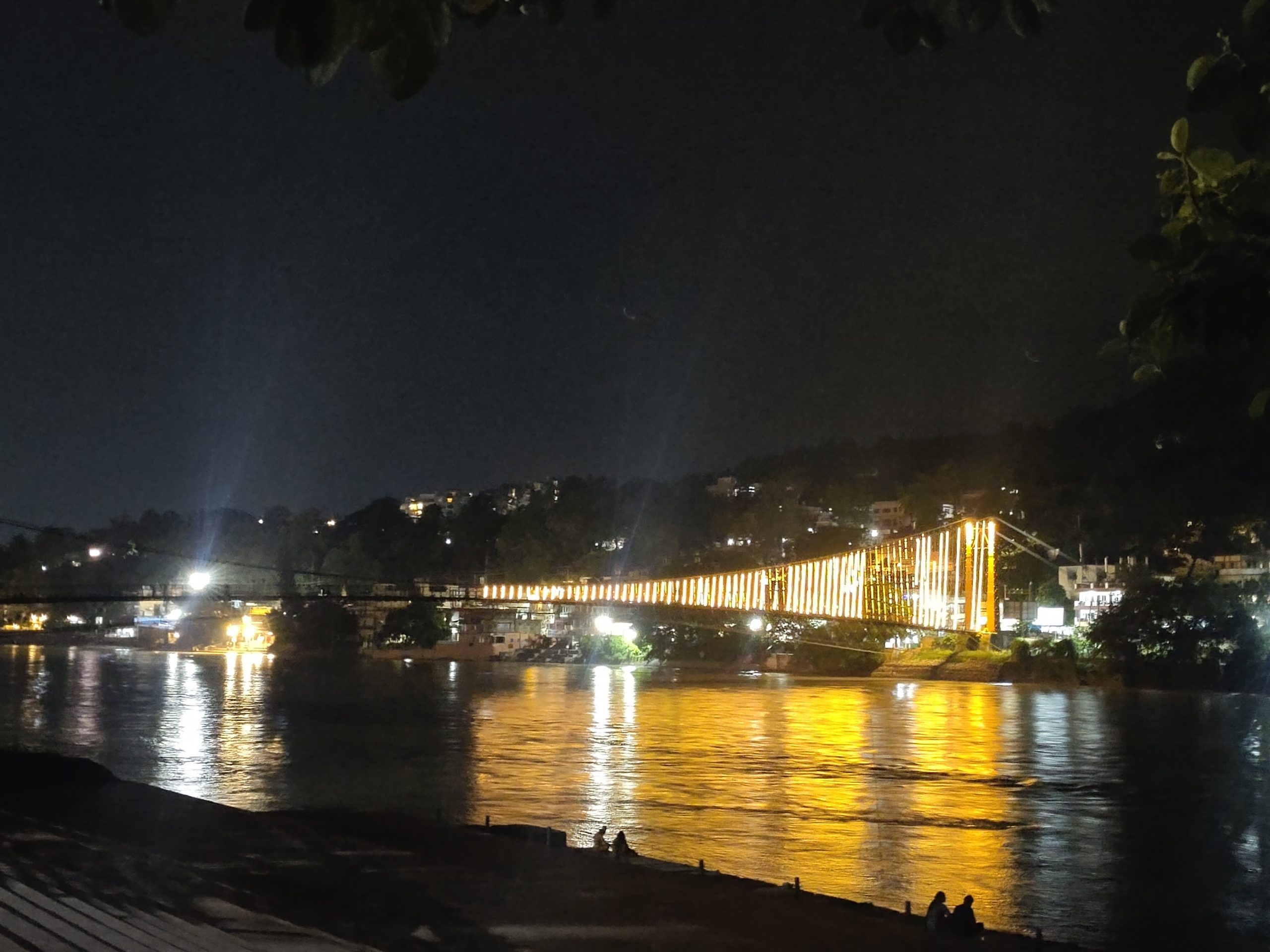 Ponts de Rishikesh : Les Secrets Spirituels de Lakshman, Ram et Janki Jhula